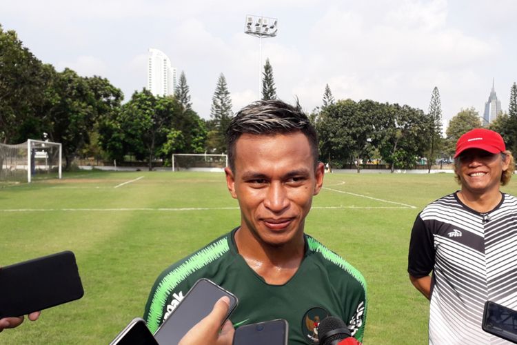 Osvaldo Haay saat mengikuti sesi latihan dalam seleksi timnas U-22 Indonesia di Lapangan ABC, Kompleks Gelora Bung Karno, Jakarta, Sabtu (12/1/2019).