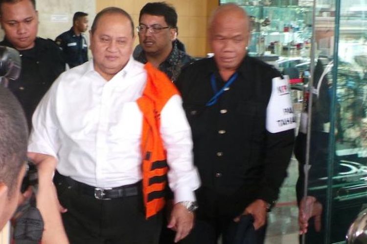 Emir Moeis, saat akan ditahan KPK, 11 Juli 2013. IA ditetapkan KPK sebagai tersangka dalam kasus dugaan korupsi proyek pengadaan pembangkit listrik tenaga uap (PLTU) Tarahan, Lampung