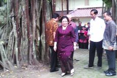 Megawati Sempatkan Diri Kunjungi Beringin Soekarno di Jogja