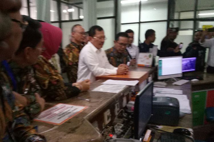 Menteri Kesehatan Terawan Agus Putranto menjambangi Rumah Sakit Hasan Sadikin (RSHS) Bandung guna mengecek kesiapan Natal dan Tahun Baru, Senin (23/12/2019). 