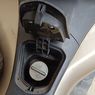 Karet di Bagasi Honda PCX Bisa untuk Tutup Tangki yang Macet, Amankah?