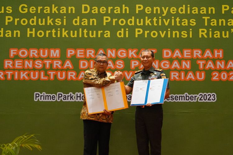 Pemerintah Provinsi (Pemprov) Riau bersama dengan Komando Resor Militer (Korem) 031/WB menandatangani nota kesepahaman tentang upaya khusus gerakan daerah peningkatan produksi dan produktivitas pertanian dalam rangka penyediaan pangan di Bumi Lancang Kuning.
