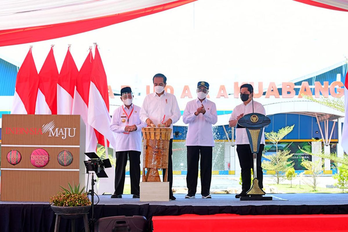 Presiden Joko Widodo meresmikan Terminal Bandara Kuabang di Kecamatan Kao, Kabupaten Halmahera Utara, Maluku Utara, Rabu (24/3/2021)