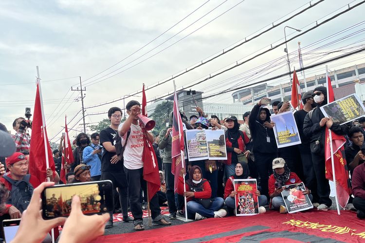 Demo Buruh di Kantor DPRD Jatim Berakhir Damai, Tuntutan Dijanjikan Akan Dipenuhi