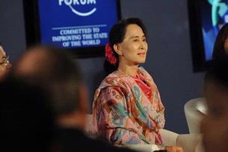 Pejuang demokrasi Myanmar, Aung San Suu Kyi banyak diprediksi berpeluang besar memimpin negerinya jika pemilu Myanmar digelar secara bebas dan adil.