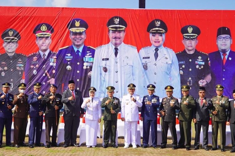 Walkot Maidi mengikuti upacara peringatan HUT ke-77 RI, Rabu (17/8/2022).