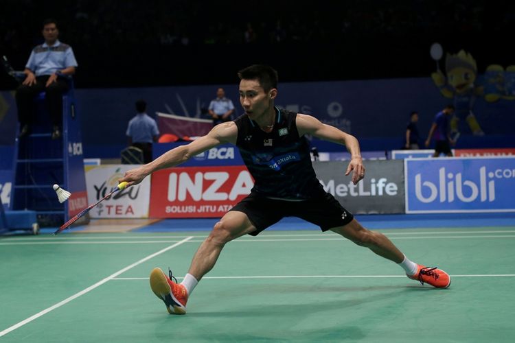 Pemain tunggal putra Malaysia, Lee Chong Wei bertanding melawan pemain tunggal putra India, Prannoy Haseena Sunil Kumar pada pertandingan babak kedua BCA Indonesia Open Super Series Premier 2017 di Plenary Hall, Jakarta Convention Center, Kamis (15/6/2017). Lee Chong Wei gagal melaju ke perempat final setelah kalah dengan skor 10-21 dan 18-21.