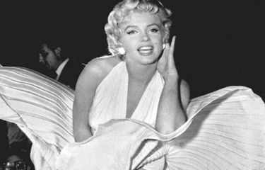 Kievda halqa yolida fohishalar Etik kiygan qizlarning seksual fotosuratlari