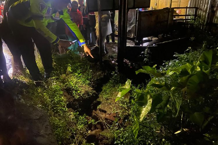  Motor Terperosok di Jembatan Kali Pelus Banyumas, Pembonceng Hilang