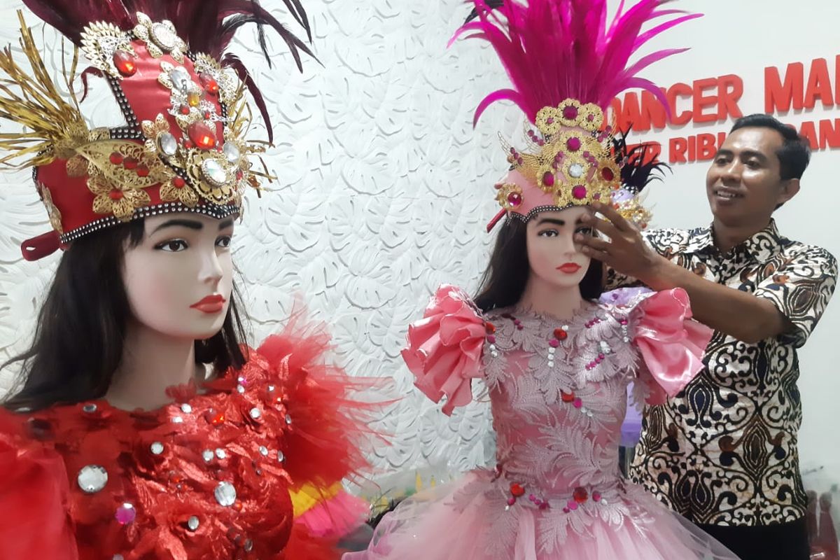 Ribut Santoso, Guru asal Lumajang, Jawa Timur yang viral usai video mengajarnya dianggap tabu