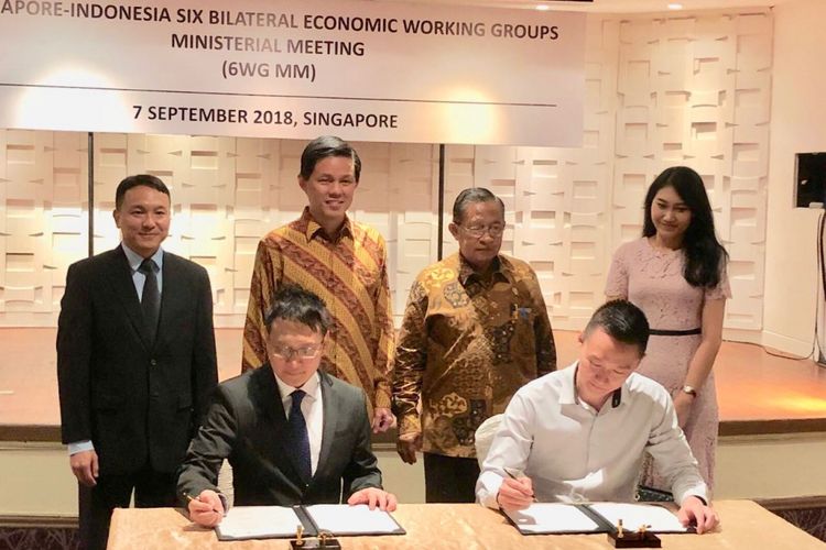 Penandatanganan perjanjian kerjasama Skystar Venture dan Action Community for Entrepreneurship (ACE) Singapura disaksikan Menteri Koordinator Perekonomian Indonesia, Darmin Nasution beserta Menteri Perdagangan dan Industri Singapura, Chan Chun Sing pada pertemuan tingkat menteri 6WG hari ini (7/9/2018).