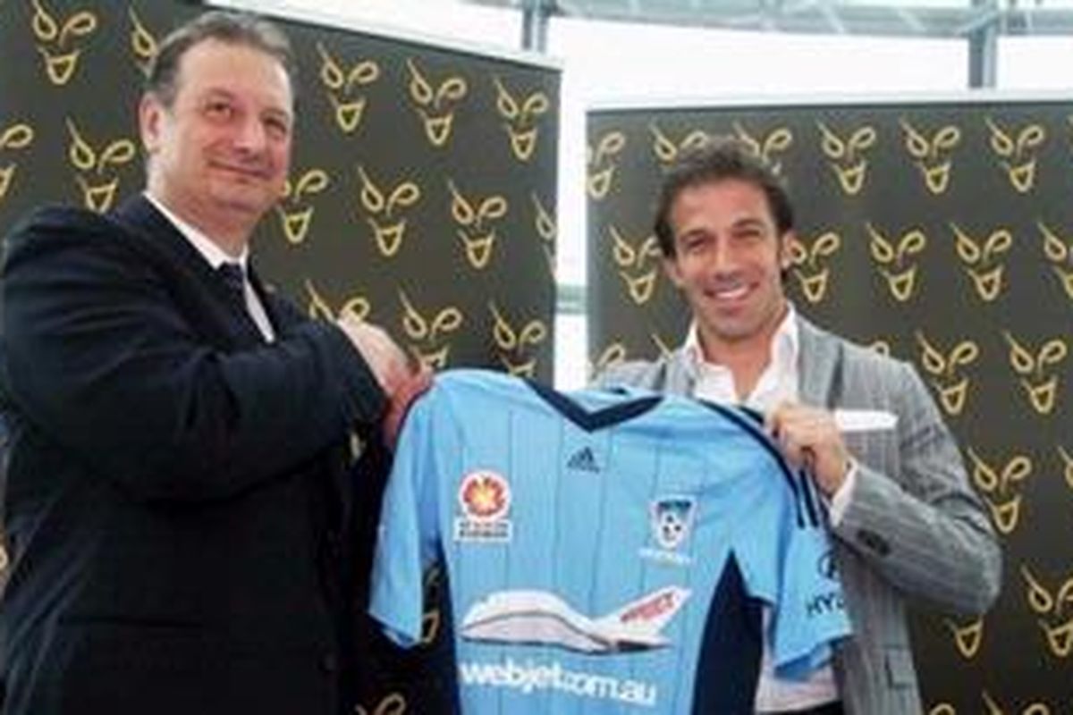 Alessandro Del Piero dan CEO Sydney FC, Tony Pignata.