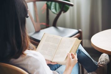 Apa Itu BookTok? Berikut Pengertian dan Pengaruhnya terhadap Dunia Buku