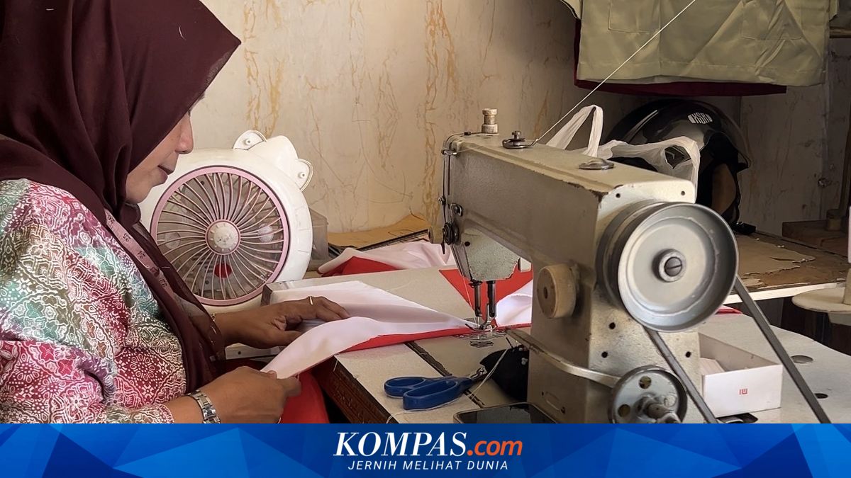 Penjahit di Pontianak Bangga, Garap 1.000 Bendera yang Akan Berkibar di Batas RI-Malaysia