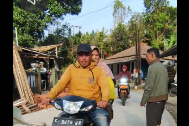 Praktik Pungli di Cianjur Viral, Lewat Jalan yang Baru Dicor Dimintai Rp 50.000