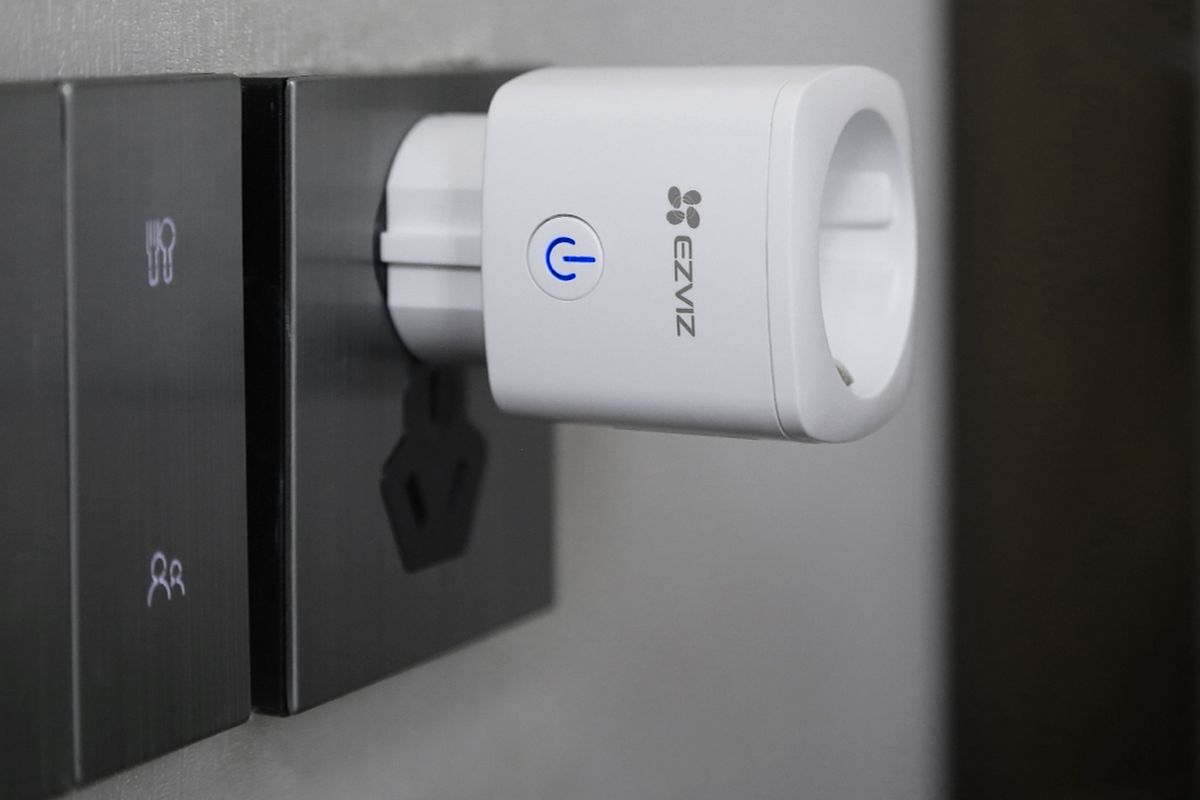 EZVIZ Smart Plug T30.