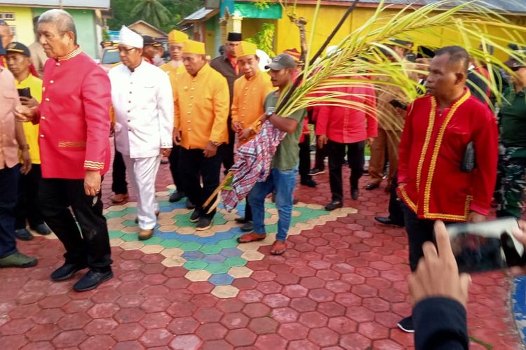 Dua desa di kecamatan Kei Besar kabupaten Maluku Tenggara yang sempat berkonflik sepakat berdamai, Sabtu (18/12/2022). Kesepakatan damai kedua desa ditandai dengan upacara sasi adat perdamaian dan doa bersama