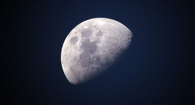 Para Ahli Perdebatkan Kemungkinan Adanya Bulan di Luar Tata Surya
