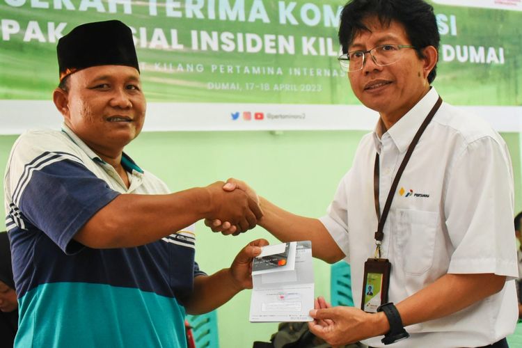 KPI RU Dumai merealisasikan kompensasi dampak sosial akibat gangguan operasional kepada masyarakat di Aula Kodim 0320/Dumai, Senin (17/4/2023).