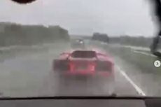 Viral Video Lamborghini Tancap Gas Sebelum Terperosok di Tol