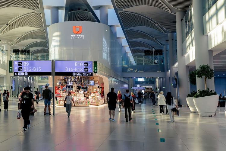 Heathrow Tergeser, Bandara Ini Jadi yang Tersibuk di Eropa