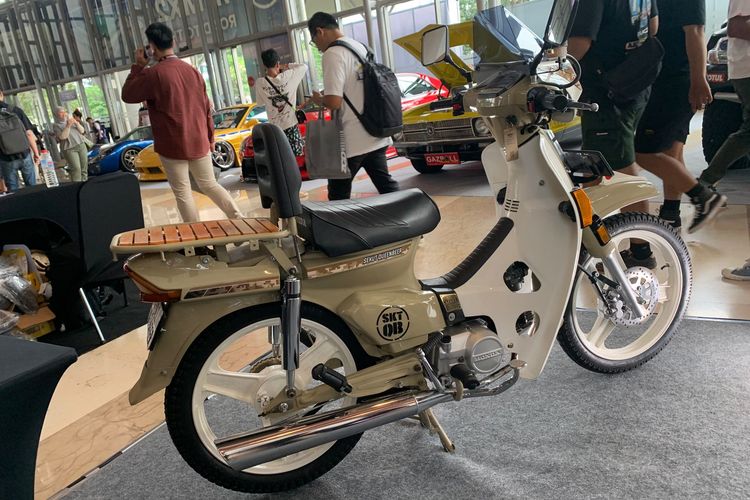 Modifikasi Astrea Prima bergaya Vespa klasik