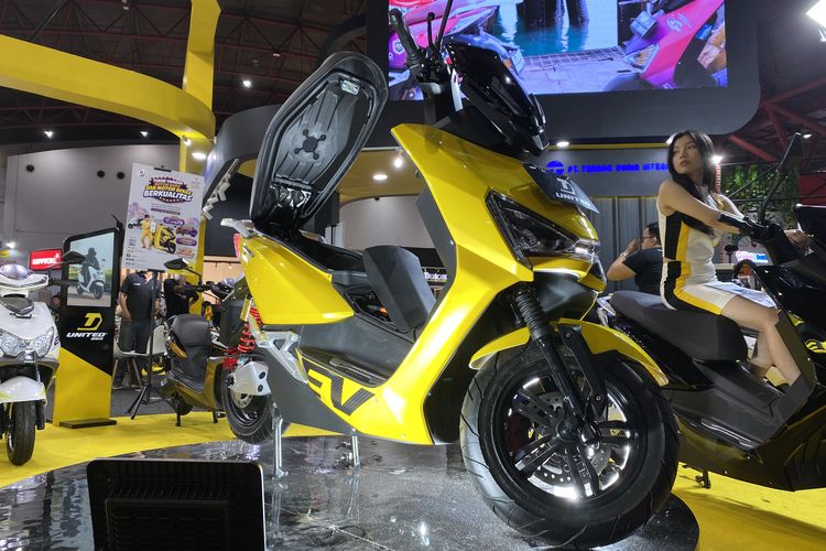 Motor Listrik United TX 3000 diskon Rp 2,5 Juta selama jakarta Fair 2023