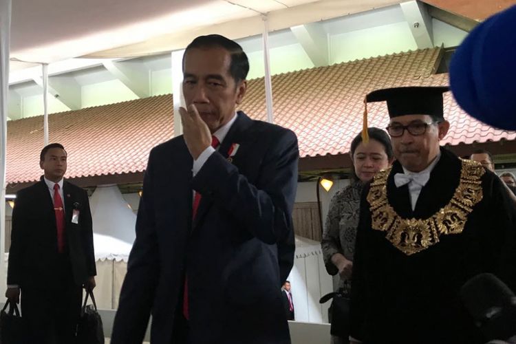 Presiden Joko Widodo saat menghadiri Dies Natalis ke-68 Universitas Indonesia, Depok, Jawa Barat, Jumat (2/2/2018).
