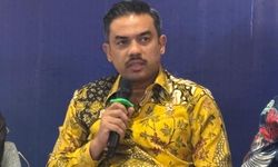 Cerita Menteri UMKM, Ikut War Sepatu Bekas di TikTok