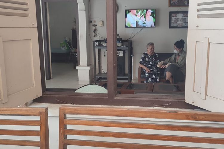 Kisah Oma Petrus, Lansia yang Memilih Panti Wredha karena Tak Ingin Kesepian