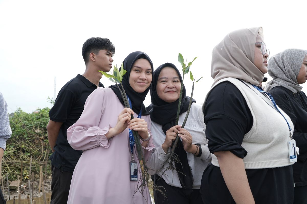 Dosen dan mahasiswa MNP melalui program PKM menyalurkan pengetahuan pengembangan kepariwisataan kepada masyarakat Desa Sukawali, Kabupaten Tangerang.