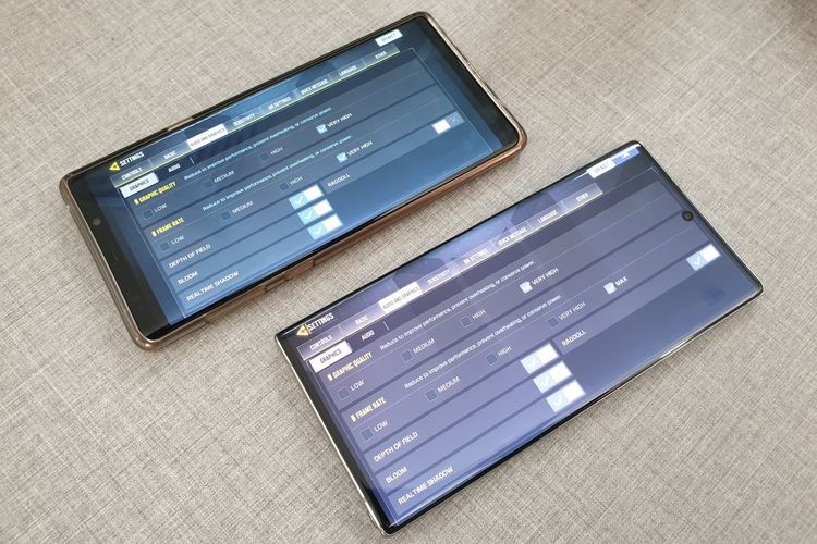 Ilustrasi menu settingan grafis di Call of Duty Mobile di Galaxy Note 9 (atas) dan Galaxy Note 10 (bawah)