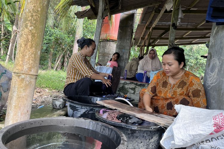 Krisis Air Bersih di Pangandaran, Warga Harus Bolak-balik 3 Kilometer demi Mandi dan Cuci