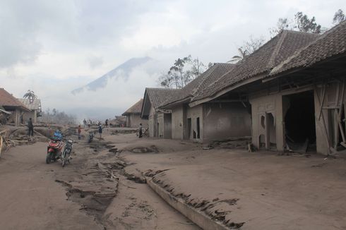 [POPULER NUSANTARA] Jenazah Korban Erupsi Gunung Semeru Ditemukan Berpelukan | Bripda Randy Ditahan dan Dipecat