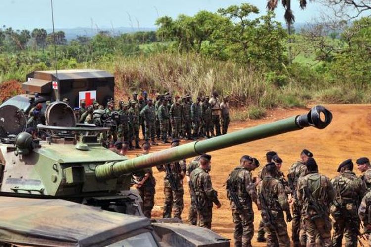 Sebanyak 1.000 tentara Perancis didukung alat-alat berat militer menyisir wilayah utara Mali untuk mencari pemberontak yang bersembunyi di kawasan itu.