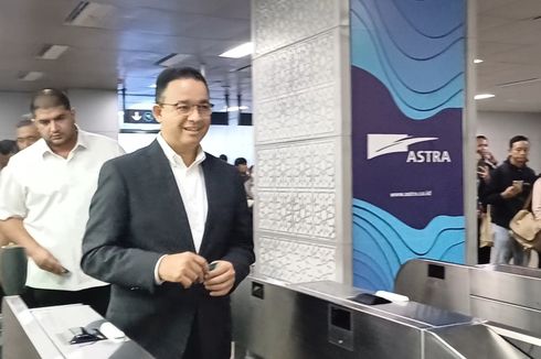 Anies Naik MRT Hadiri Acara Deklarasi Damai Bawaslu, Singgung Kebiasaan sejak Jabat Gubernur