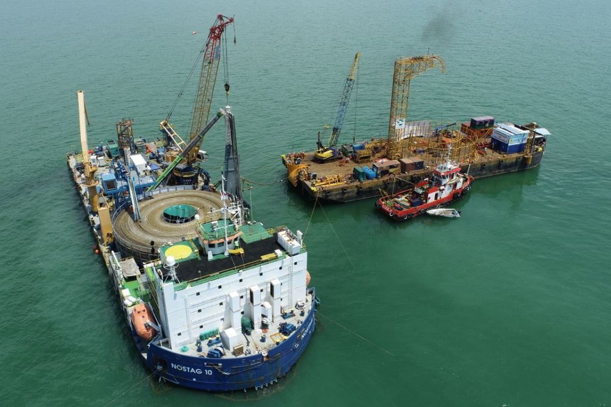 Proses pemasangan kabel laut Sumatera Bangka 2022.