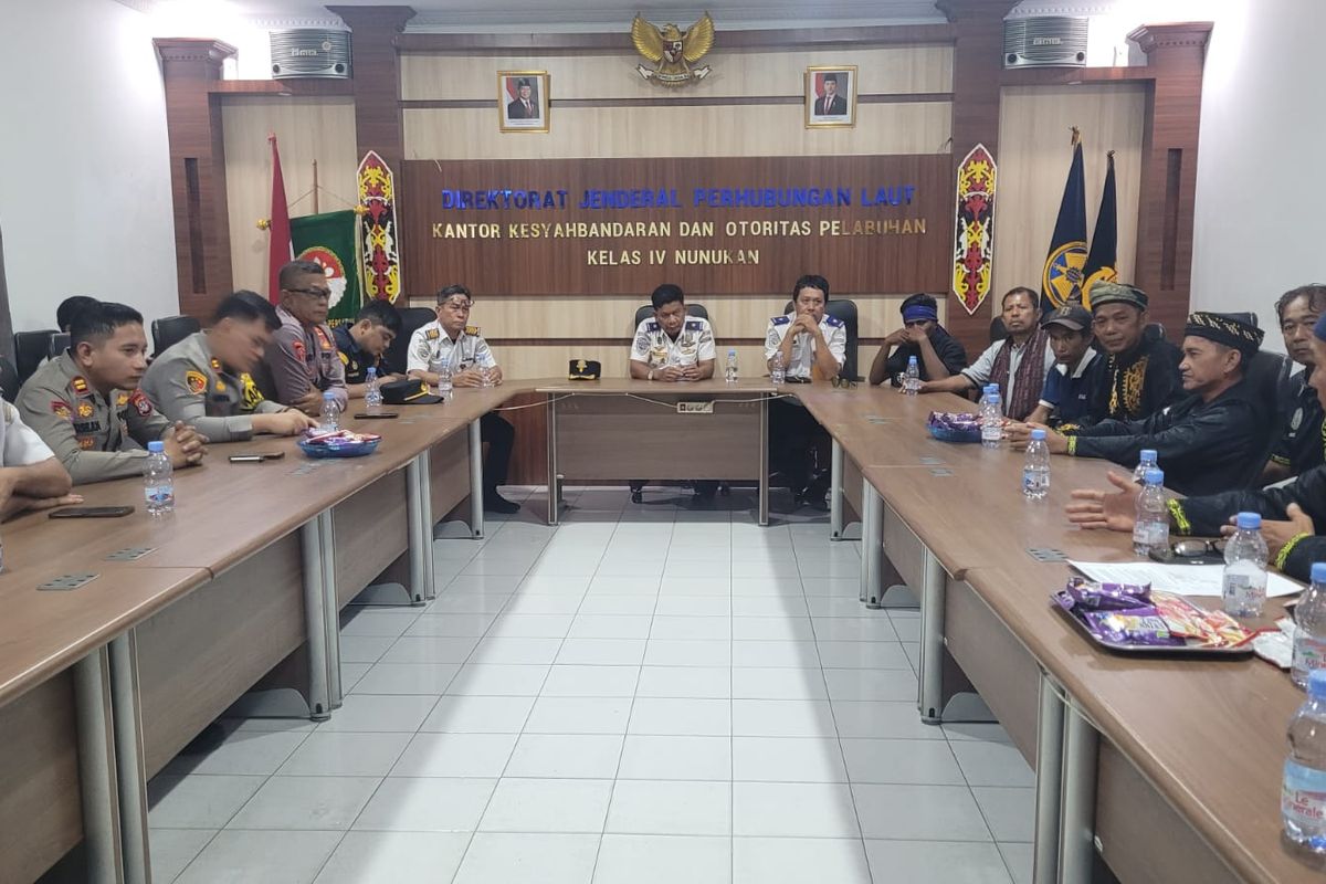 Keluarga korban SB Borneo ekspress 02 kembali datangi KSOP meminta kejelasan dan menuntut permintaan maaf pihak pelaku.