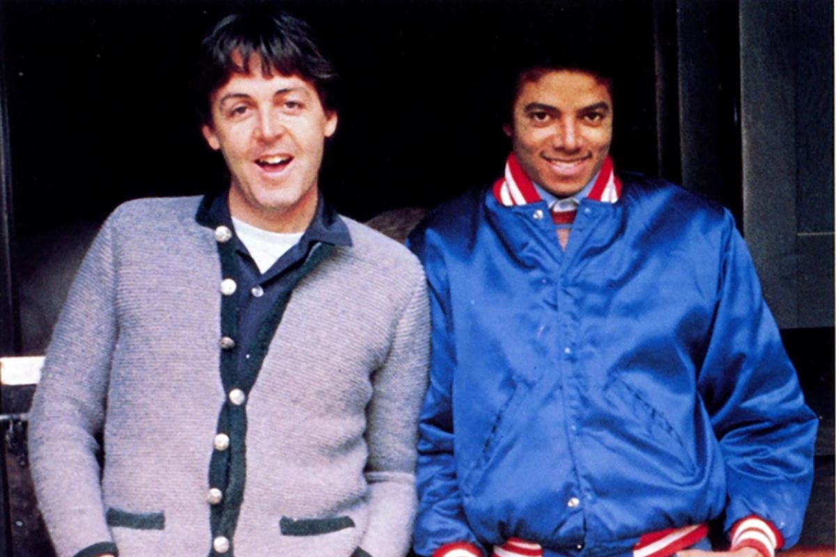 Michael Jackson bersama dengan Paul McCartney pernah bekerja sama menulis lagi berjudul The Girl is Mine.