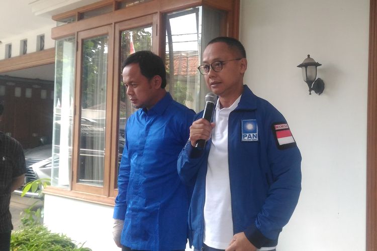 Sekretaris Jenderal PAN Eddy Soeparno dan Waketum PAN Bima Arya di kantor DPP PAN, Jakarta Selatan, Sabtu (4/5/2019). 