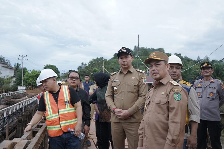Ria Norsan Tinjau Infrastruktur Pedalaman Kalbar, dari Proyek Jalan hingga Jembatan