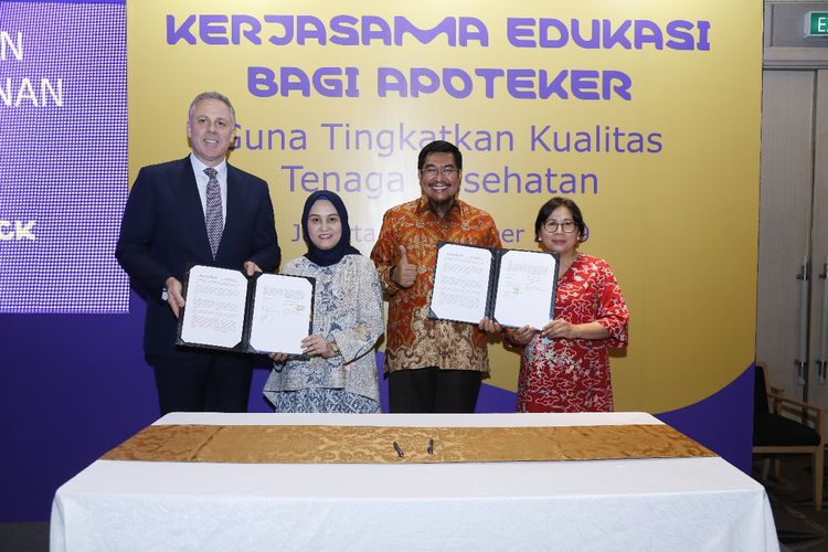 PT Merck Tbk (Merck) dan Ikatan Apoteker Indonesia (IAI) menandatangani kesepakatan program kerjasama untuk meningkatkan kapasitas apoteker Indonesia.