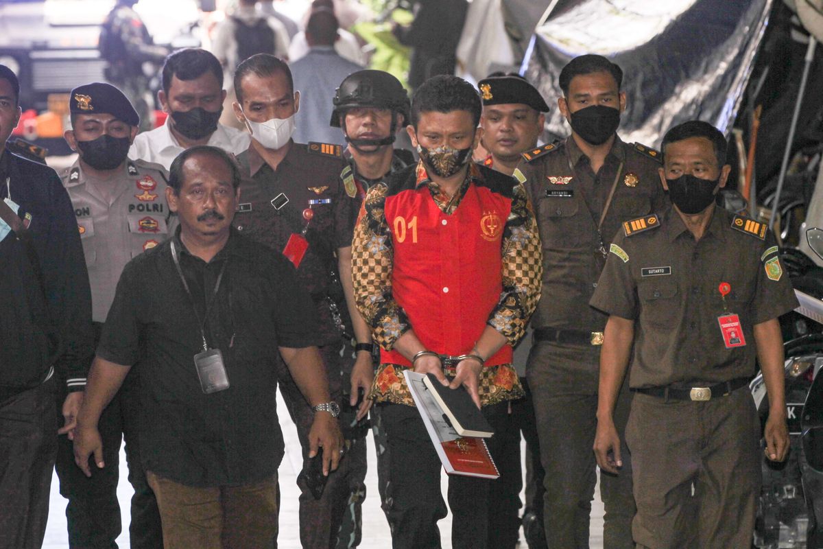 Terdakwa pembunuhan berencana terhadap Nofriansyah Yosua Hutabarat atau Brigadir J, Ferdy Sambo tiba di Pengadilan Negeri Jakarta Selatan untuk menjalani sidang perdana, Senin (17/10/2022).
