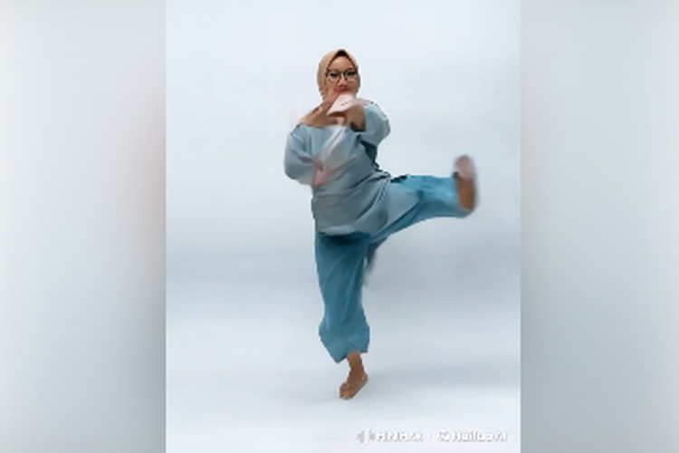 Cara Bikin Video Hailuo AI Kungfu yang Viral di TikTok