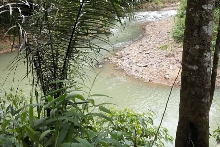 Aliran Sungai Ciujung tempat tewasnya siswa SMP Bhudaya 3 Jakarta di Kawasan Wisata Adat Baduy, Kampung Gajeboh, Desa Kanekes, Kecamatan Leuwidamar, Kabupaten Lebak, Senin (28/10/2019).