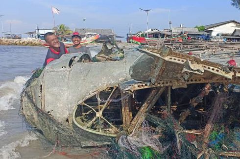 Kronologi Nelayan Temukan Benda Diduga Bangkai Pesawat di Lamongan
