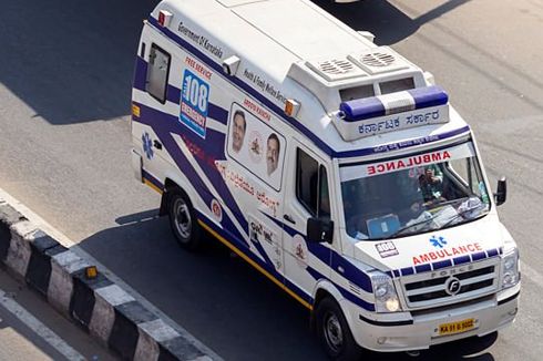 Seorang Kakek di India Disebut Hidup Kembali Setelah Ambulans Menghantam Lubang Jalan