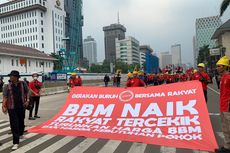 Pengunjuk Rasa Berkumpul di Jalan MH Thamrin, Pengendara Diizinkan Melintasi Jalur Transjakarta