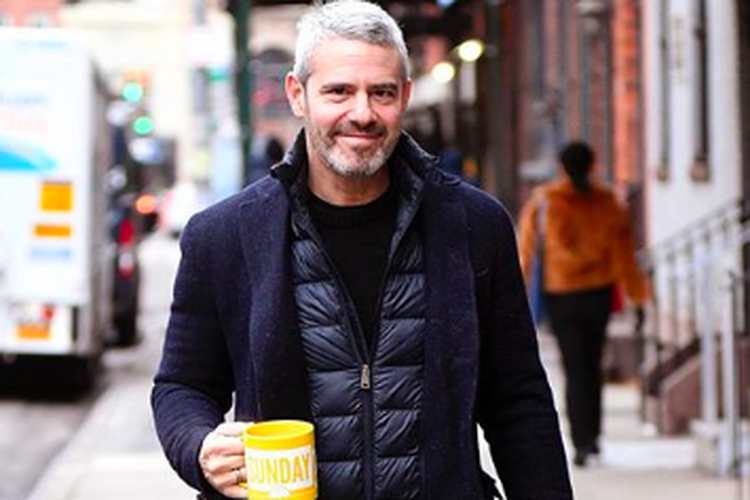 Melalui unggahannya di Instagram, presenter Andy Cohen kabarkan bahwa ia positif terinfeksi virus corona atau Covid-19