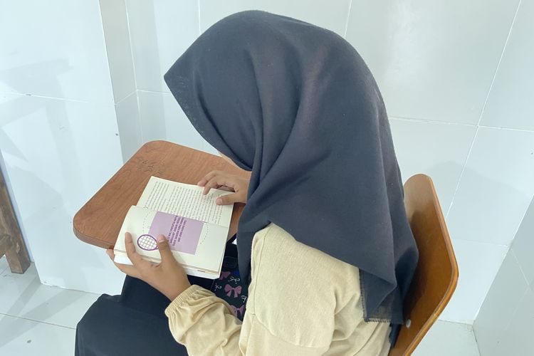 Cerita Riris, Menangis Tak Henti Saat Ditinggal Ibu di Panti Asuhan, Kini Jadi Juara Kelas
